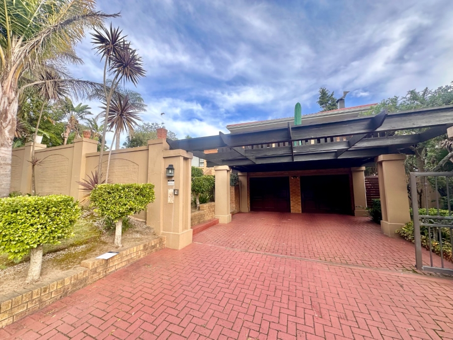 4 Bedroom Property for Sale in Glen Barrie Western Cape